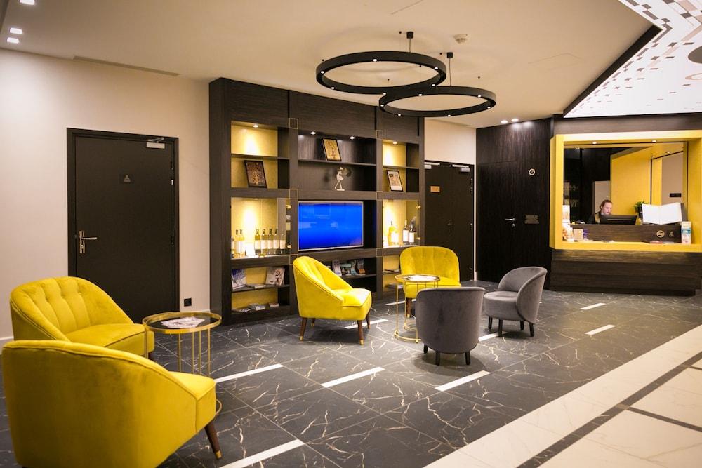 Best Western Hotel Journel Saint-Laurent-Du-Var Εξωτερικό φωτογραφία